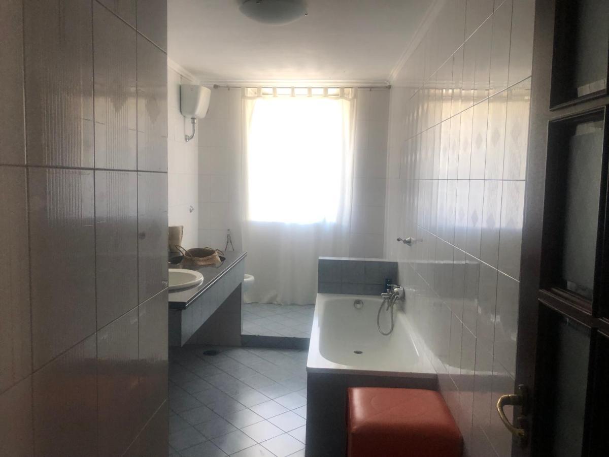 A Casa Di Titty *